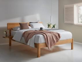 the deco bed in oak