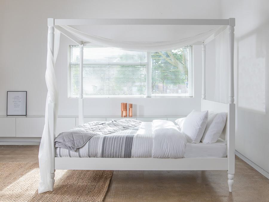 white four poster canopy bed frame  country design